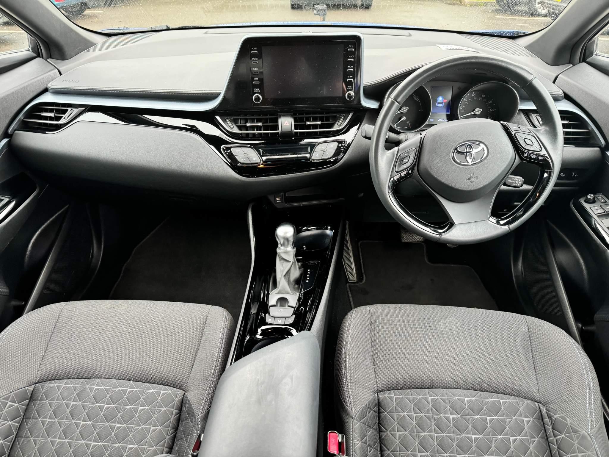 Toyota C-HR Image 15