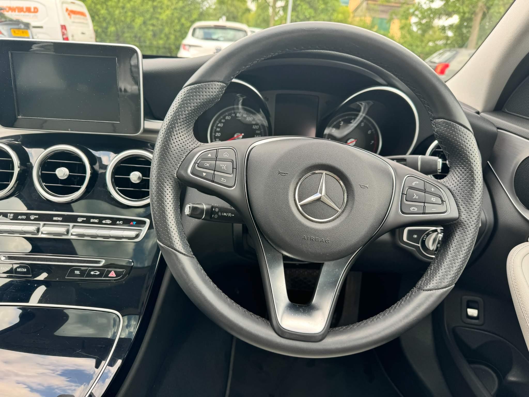 Mercedes-Benz C-Class Image 17