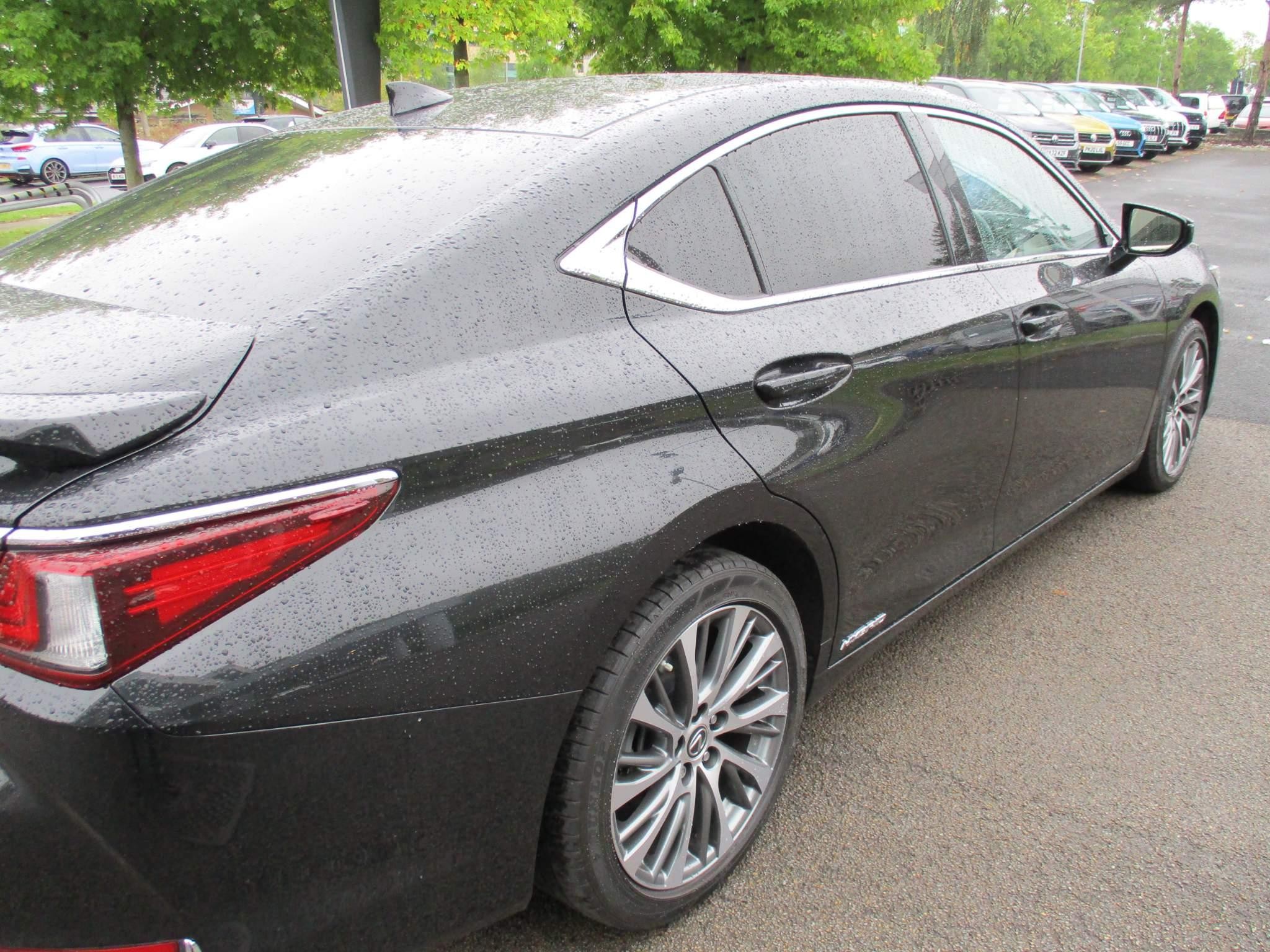 Lexus ES 300h Image 44