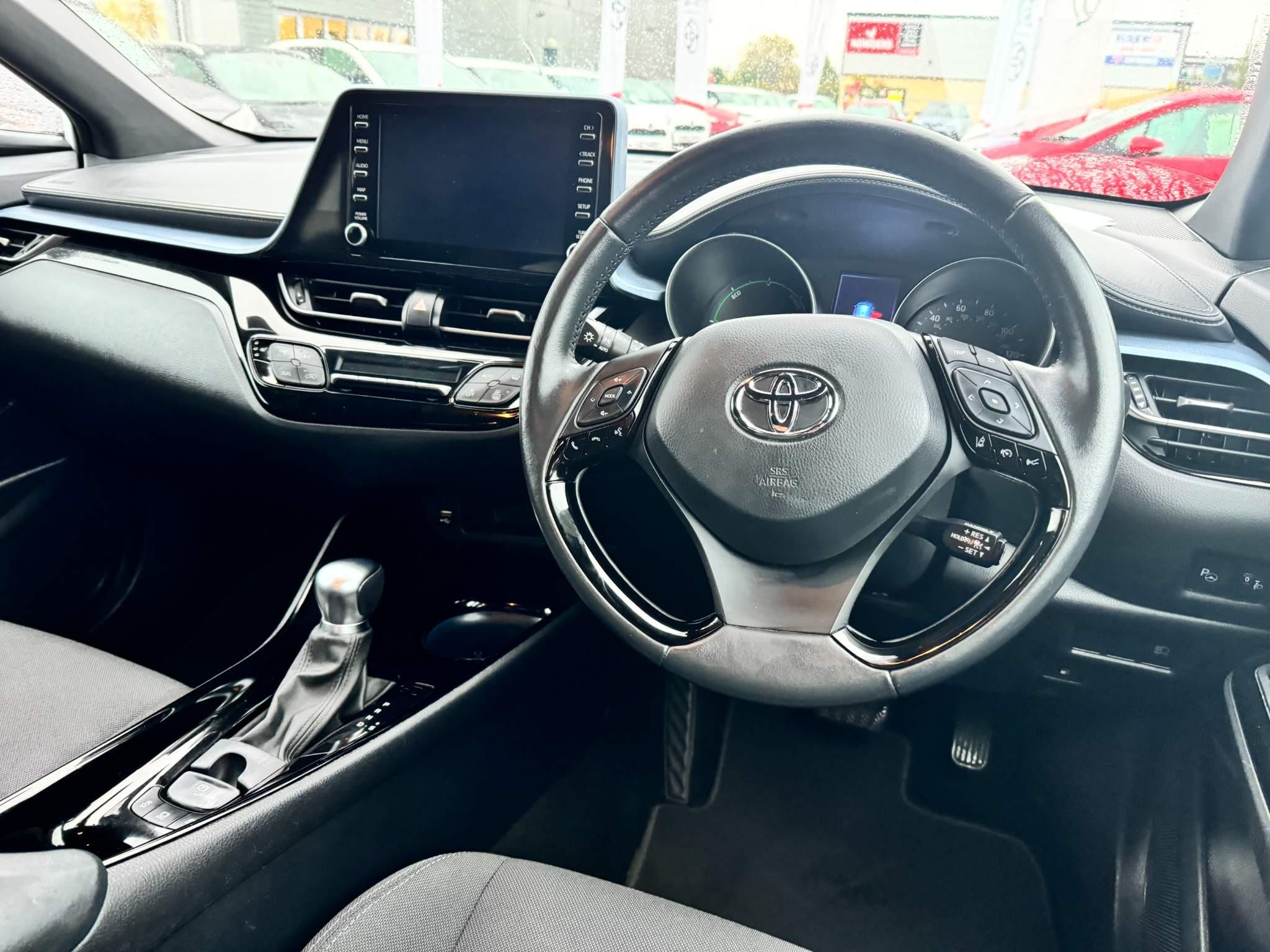 Toyota C-HR Image 16