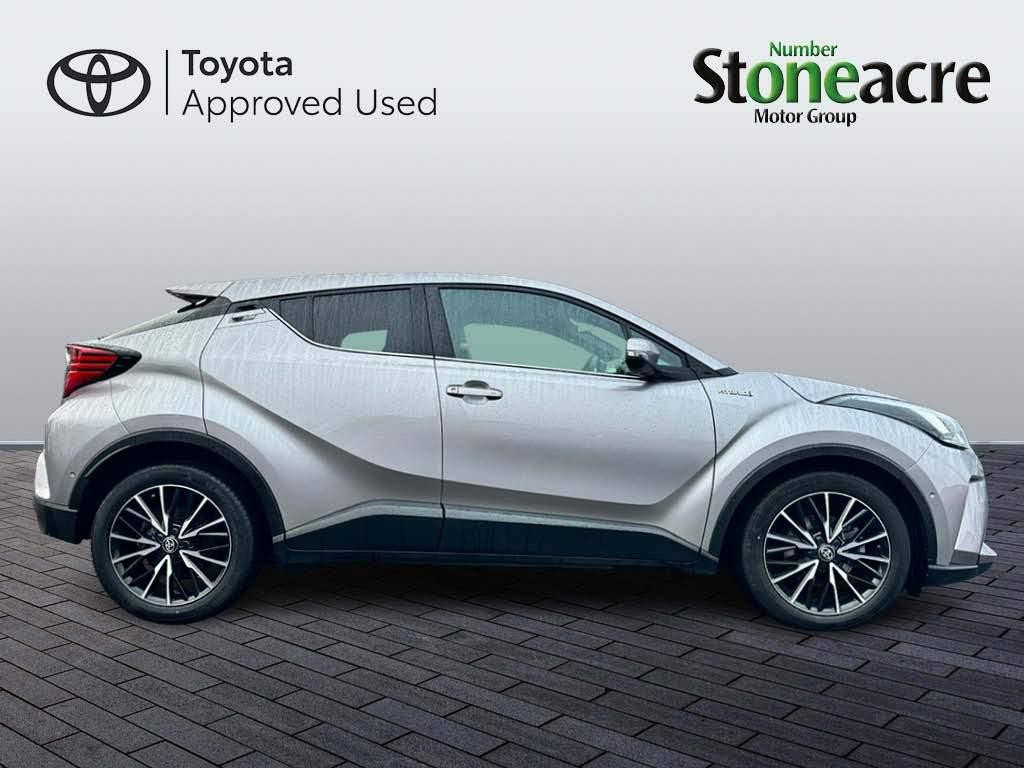 Toyota C-HR Image 2