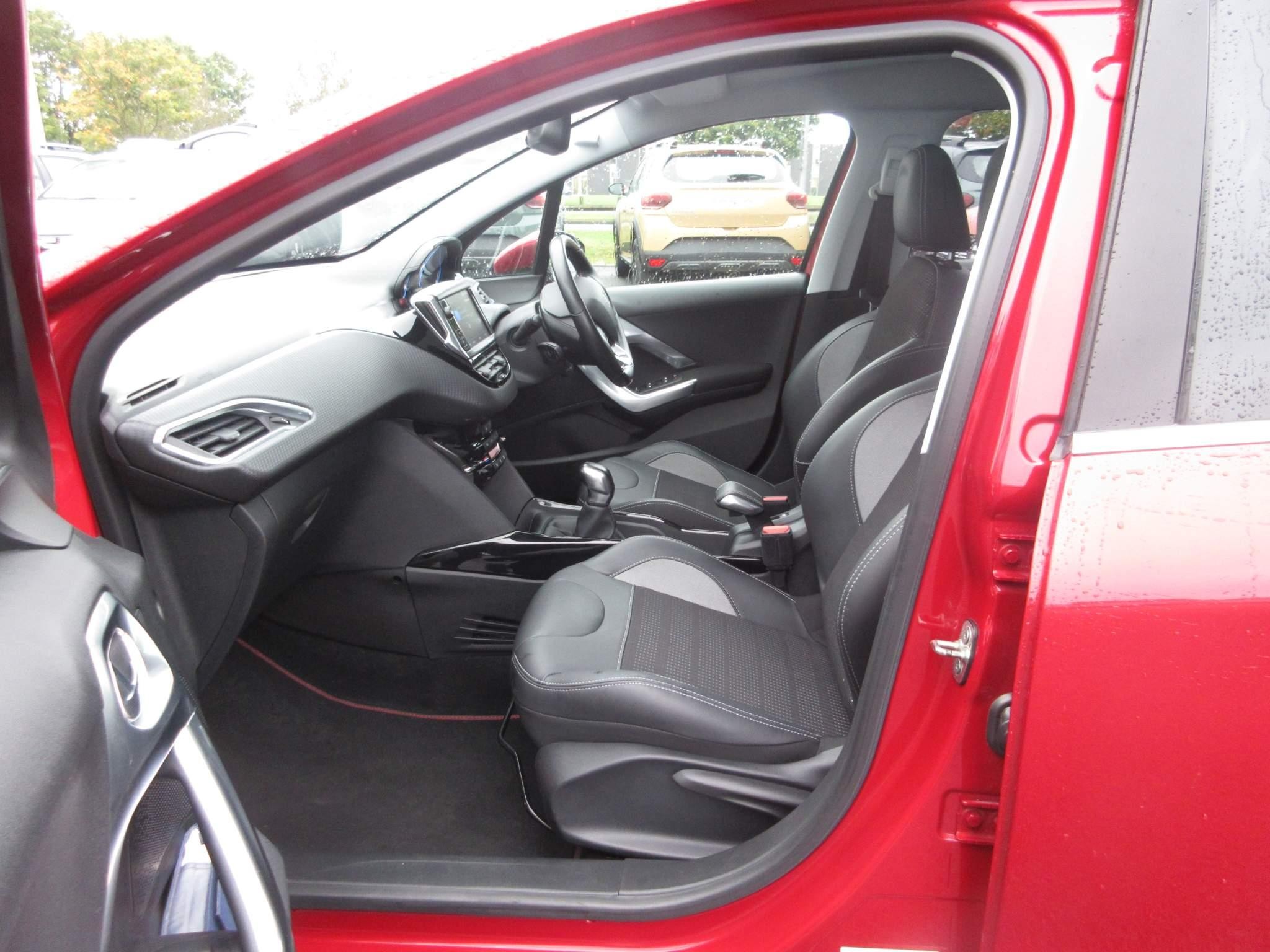 Peugeot 2008 Image 11