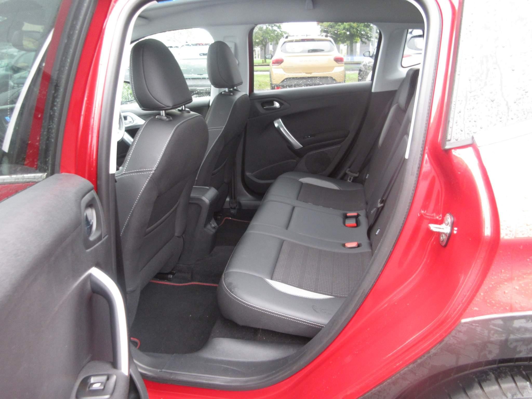 Peugeot 2008 Image 12