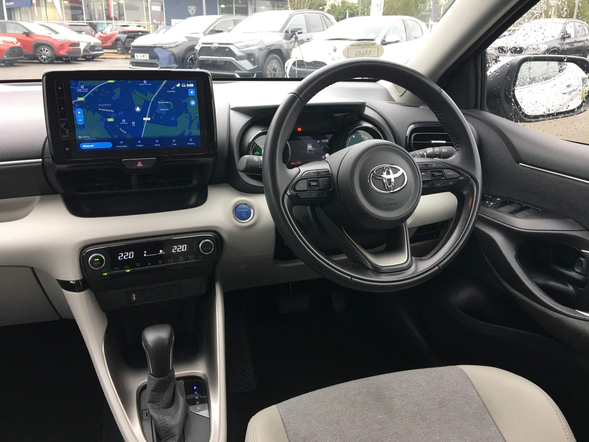 Toyota Yaris Image 14