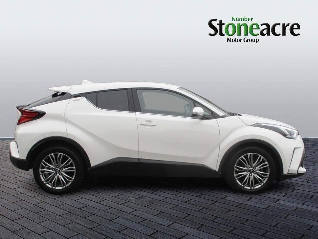 Toyota C-HR Image 2