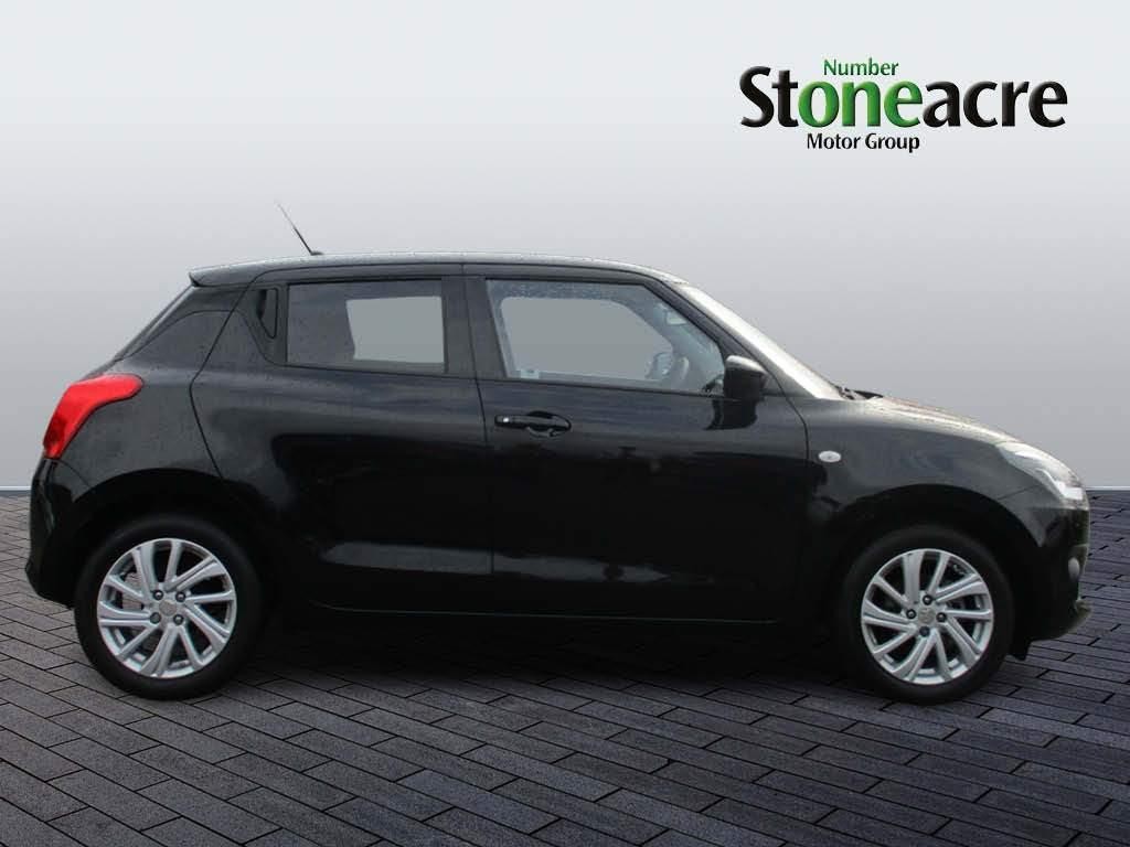 Suzuki Swift Image 2