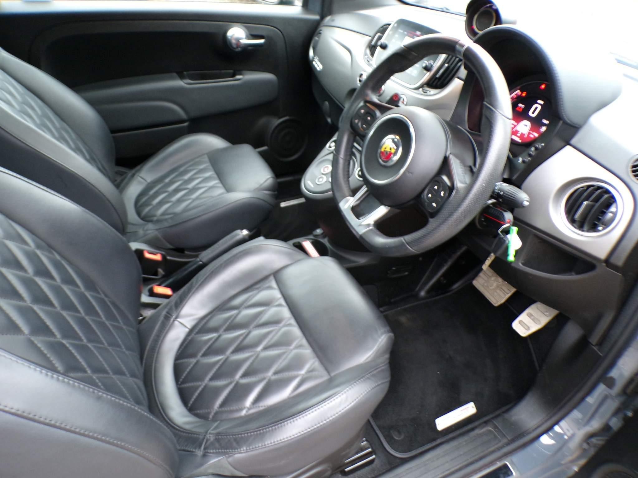 Abarth 595 Image 11