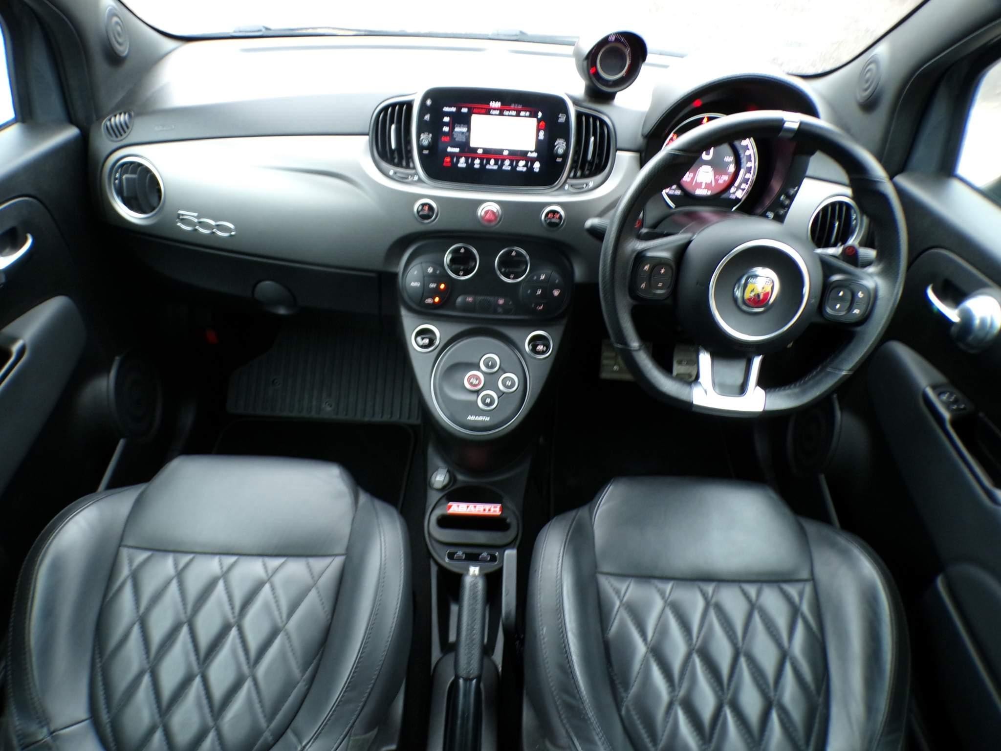 Abarth 595 Image 12