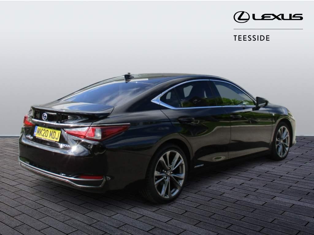 Lexus ES Self-Charging Hybrid Image 5