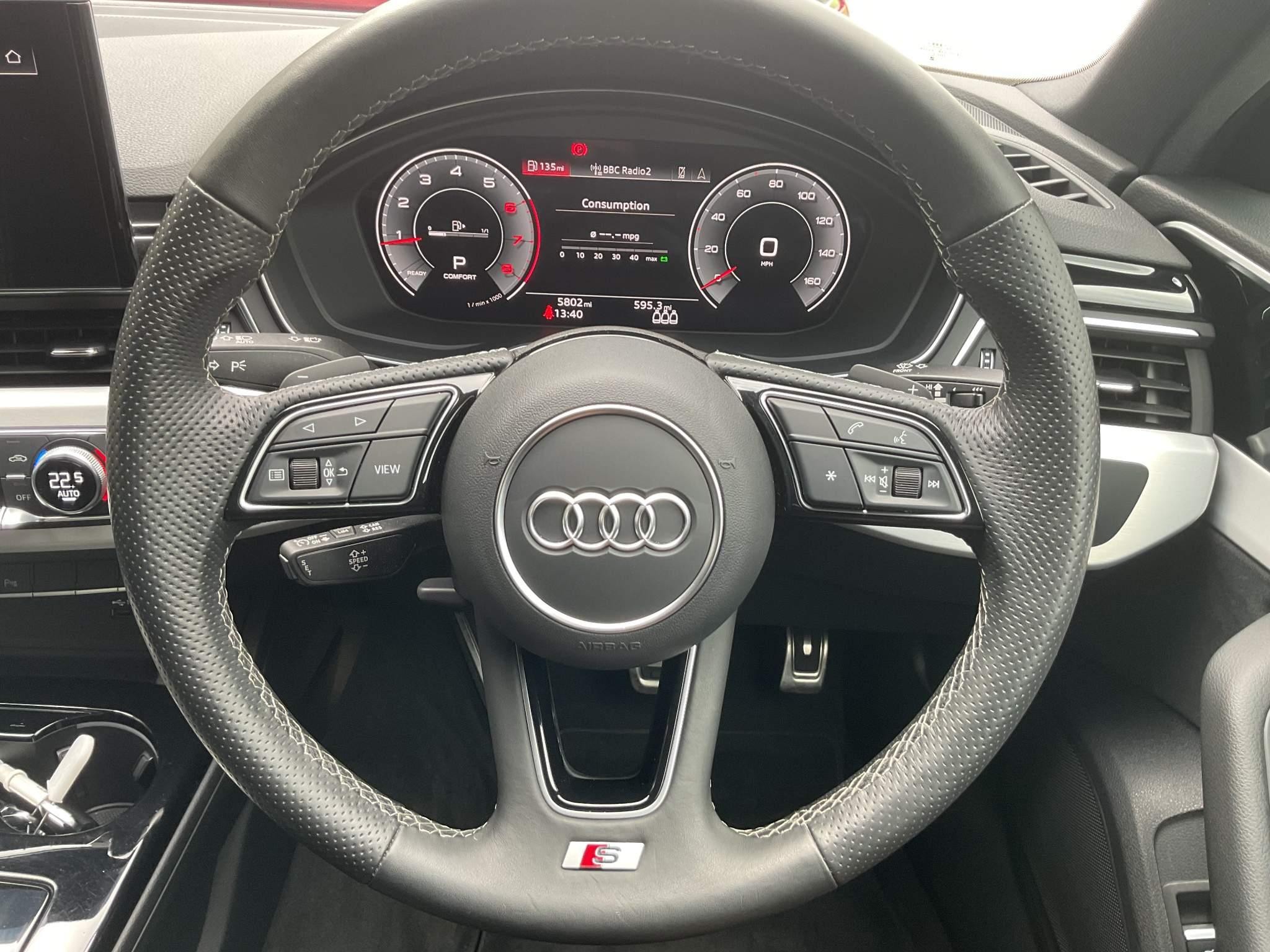 Audi A4 Image 18