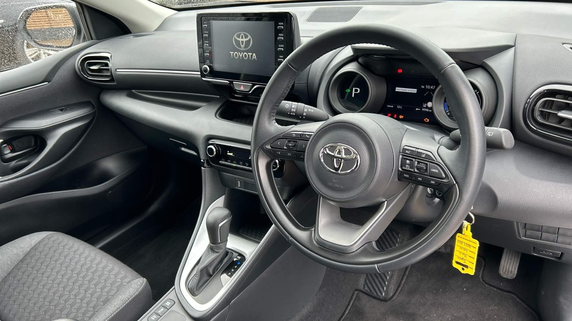 Toyota Yaris Image 12