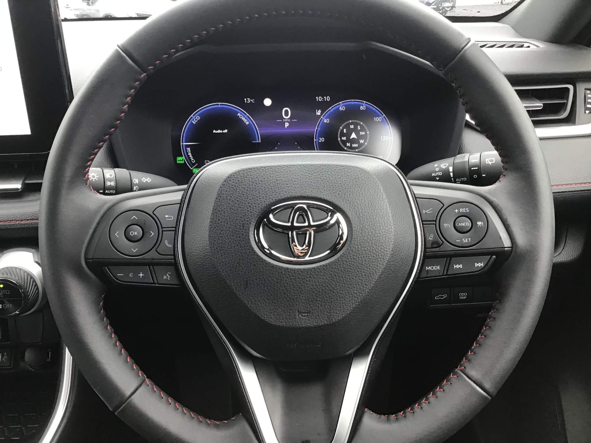 Toyota RAV4 Image 17