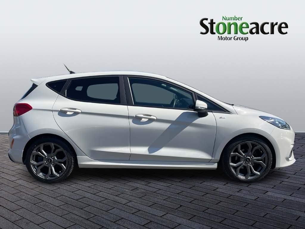 Ford Fiesta Image 2