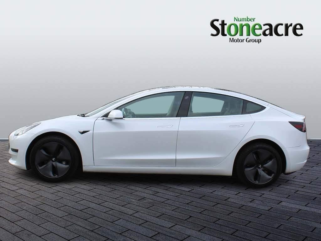 Tesla Model 3 Image 6