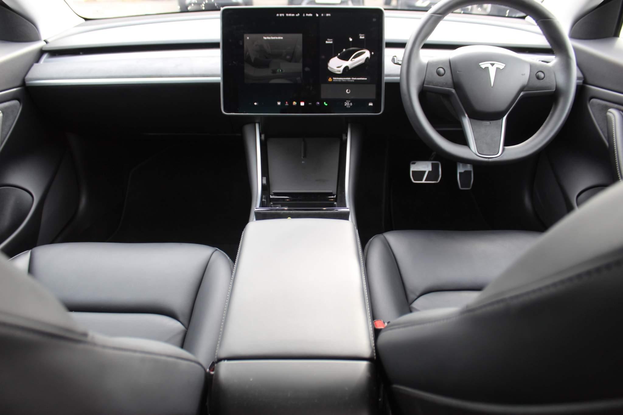 Tesla Model 3 Image 12