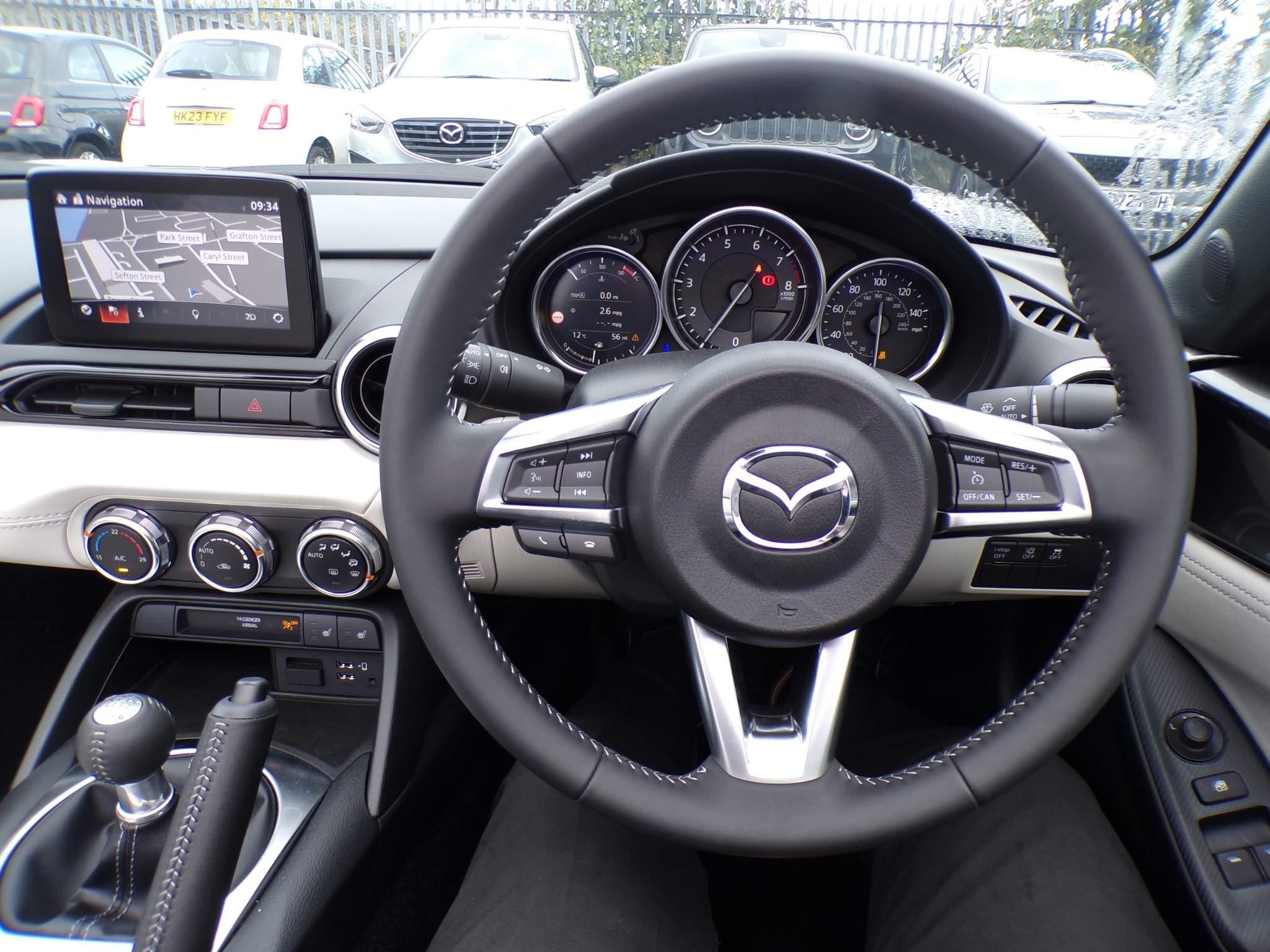 Mazda MX-5 Image 10