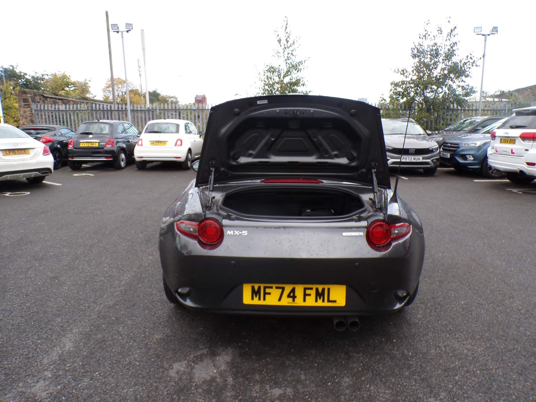 Mazda MX-5 Image 16