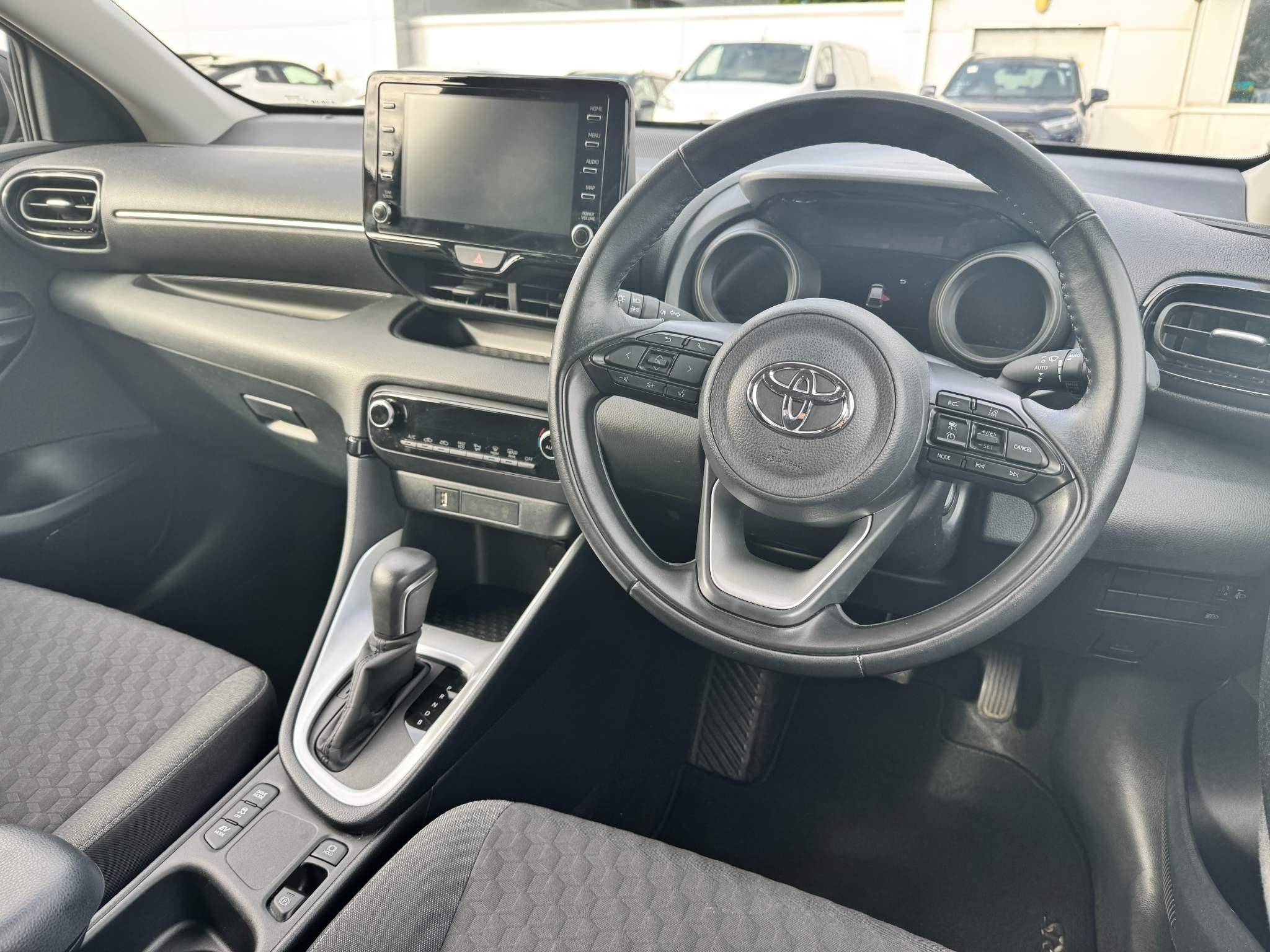 Toyota Yaris Image 16