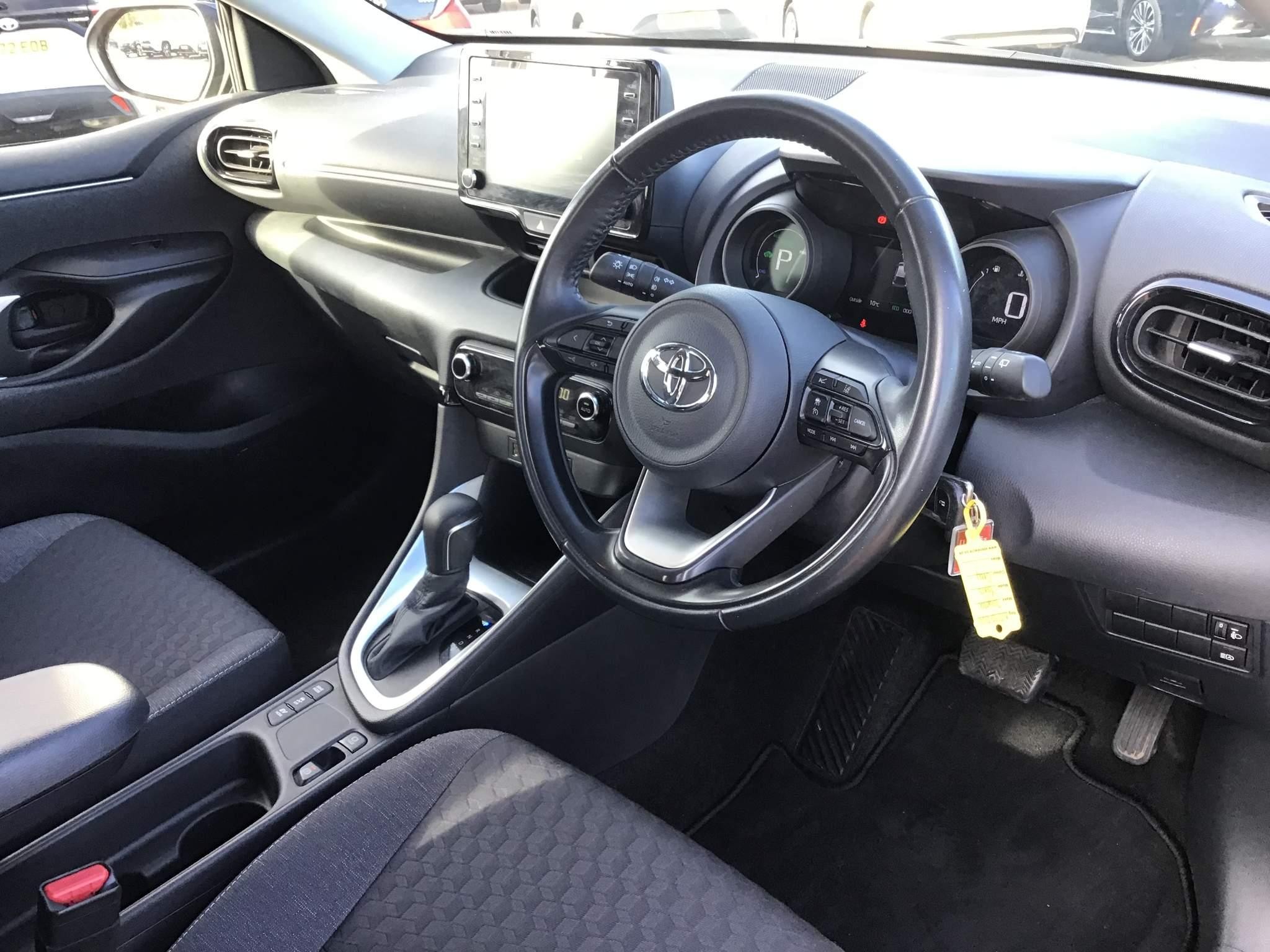 Toyota Yaris Image 15