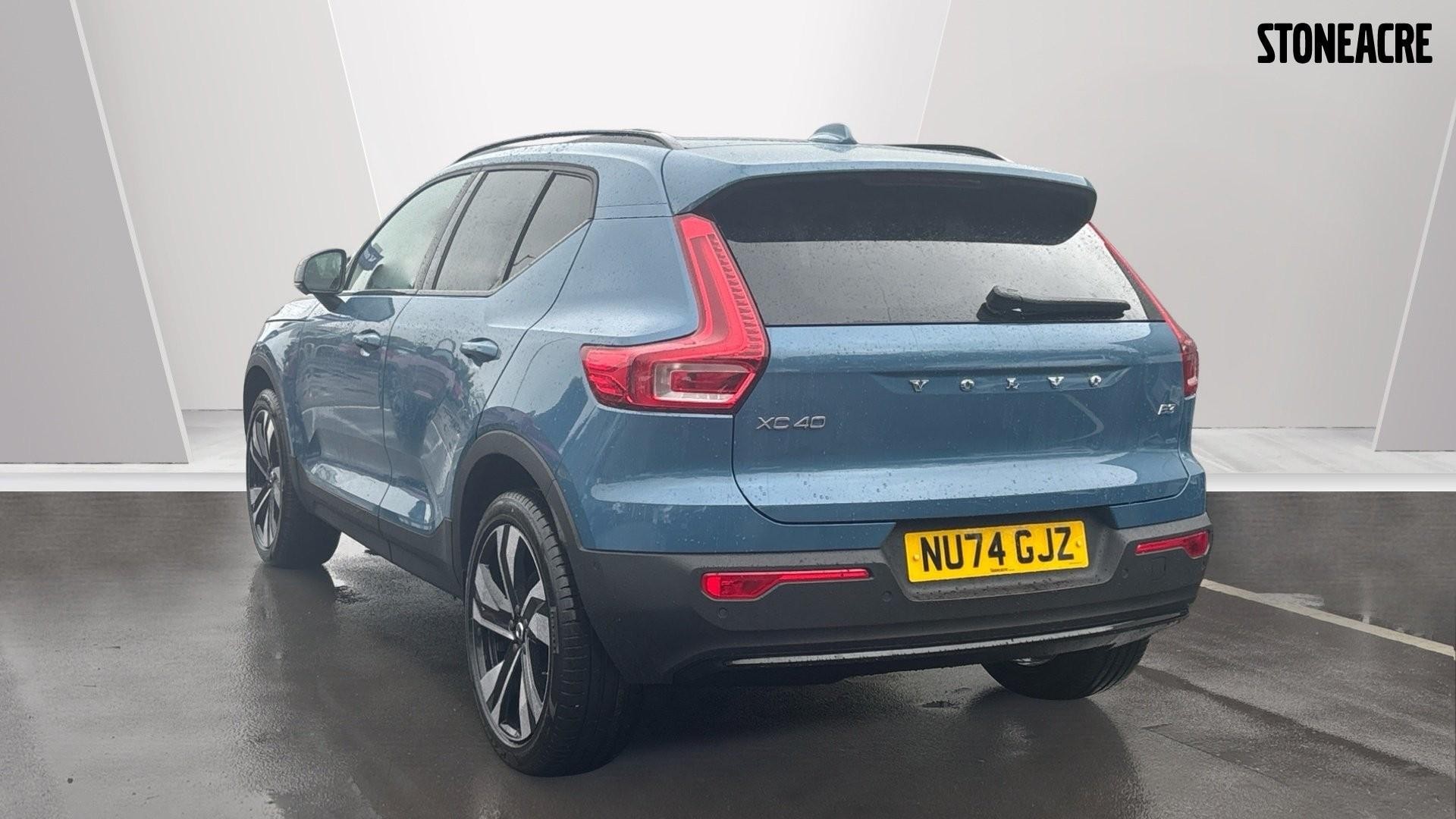 Volvo XC40 Image 2