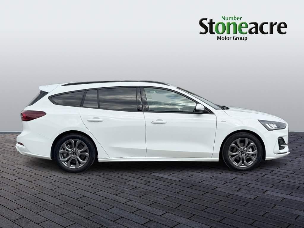 Ford Focus Image 2