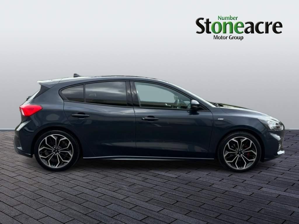 Ford Focus Image 2