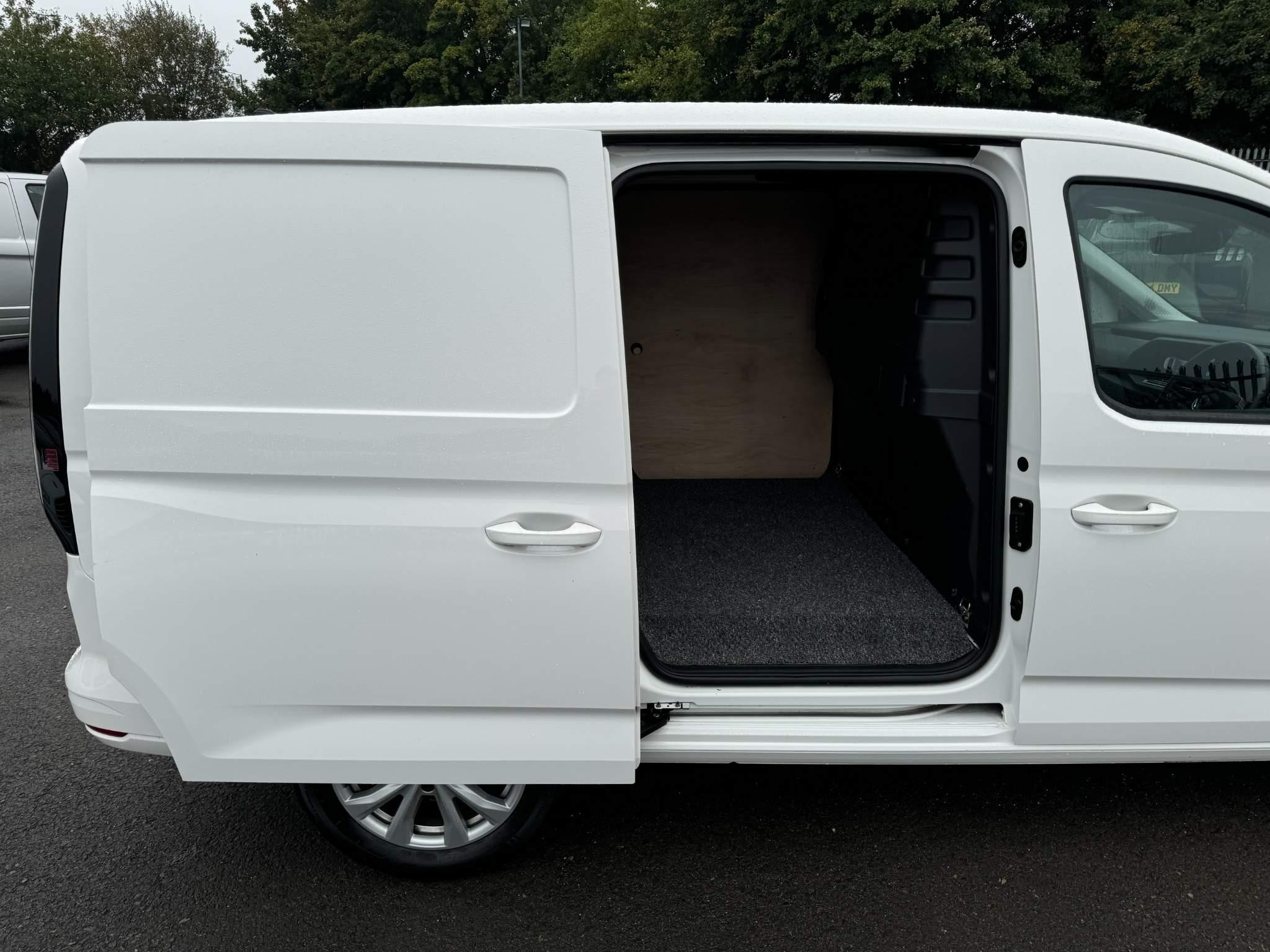 Volkswagen Caddy Maxi Image 31