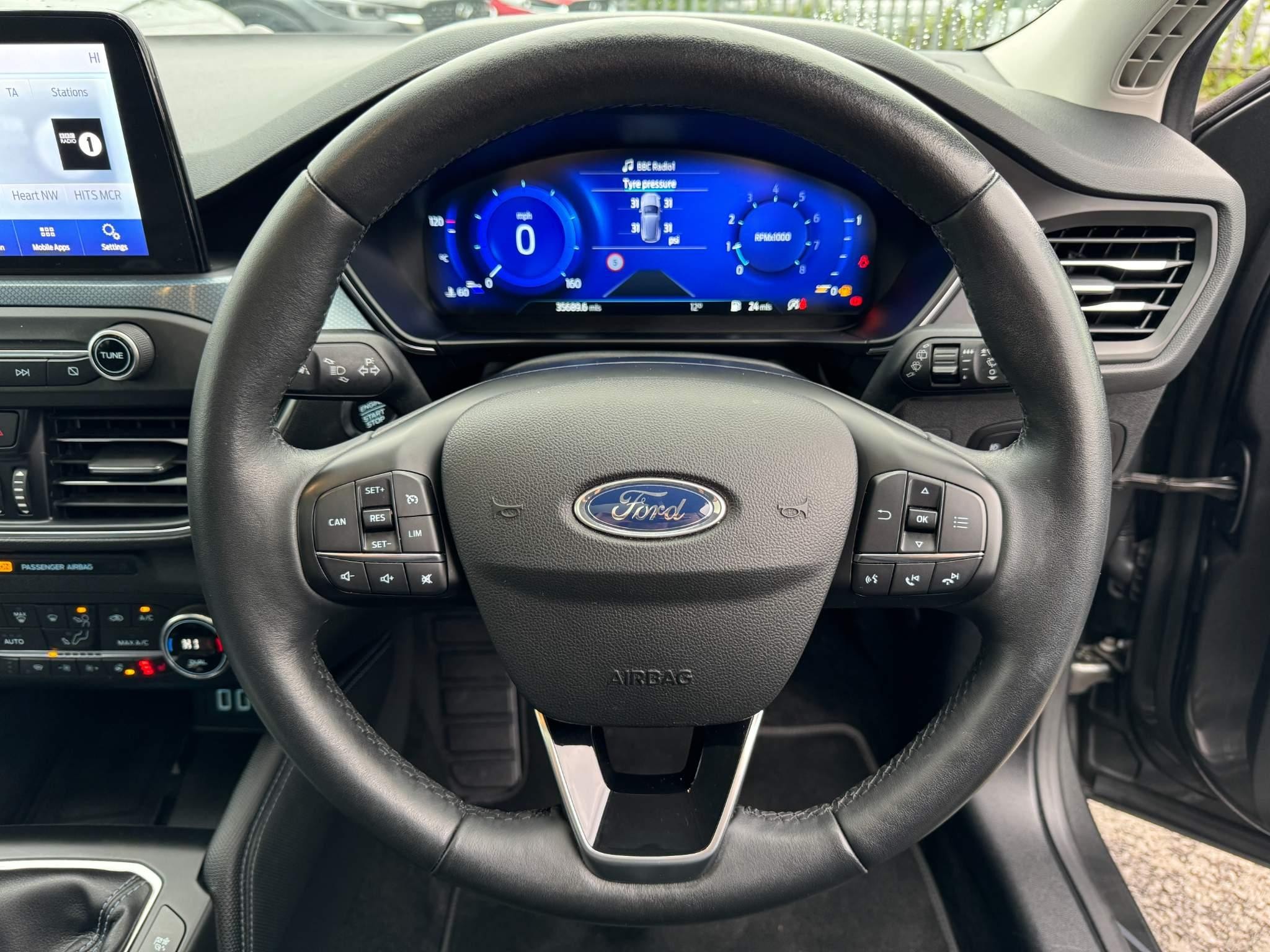 Ford Focus Image 10