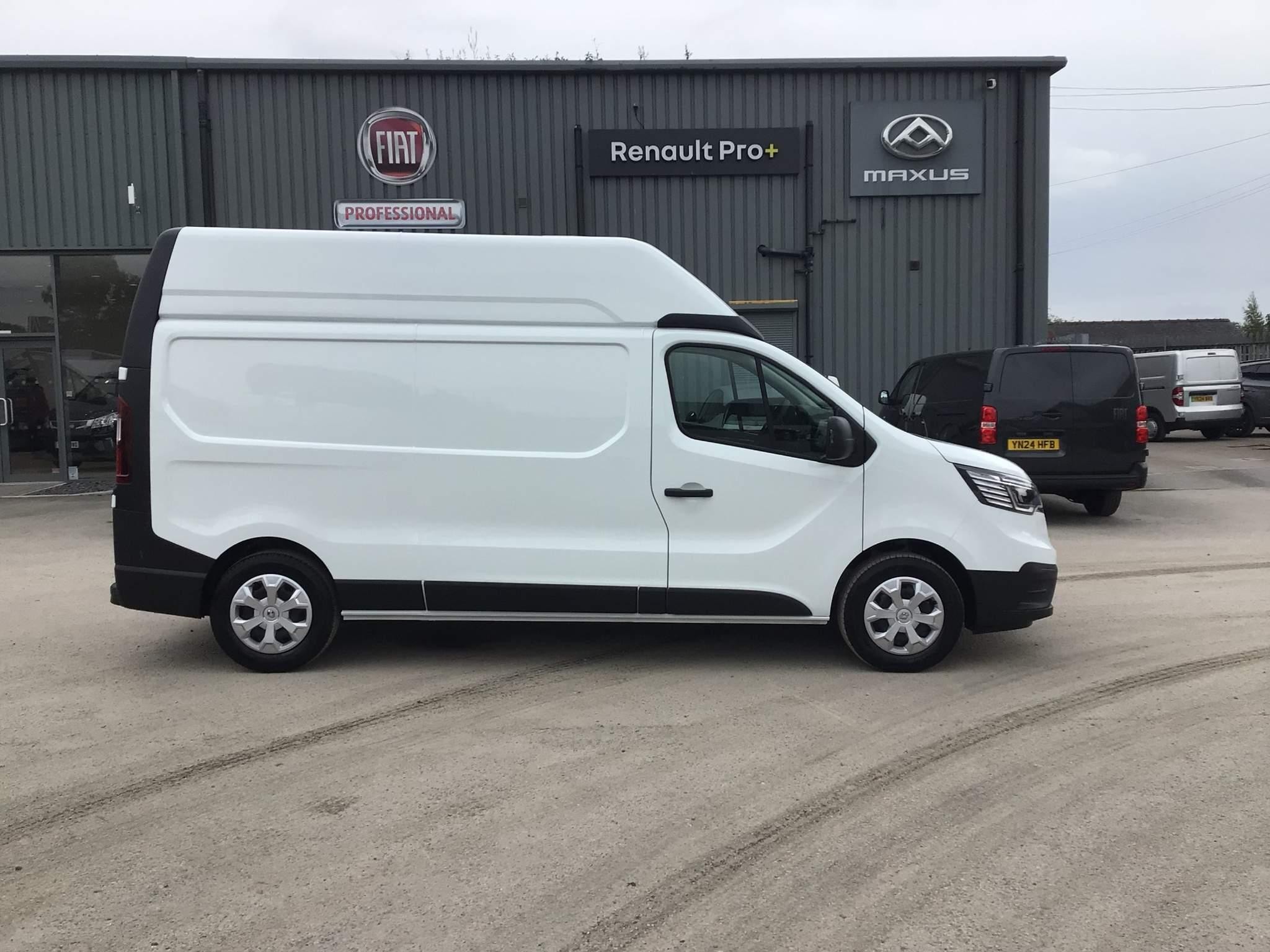 Renault Trafic Image 2