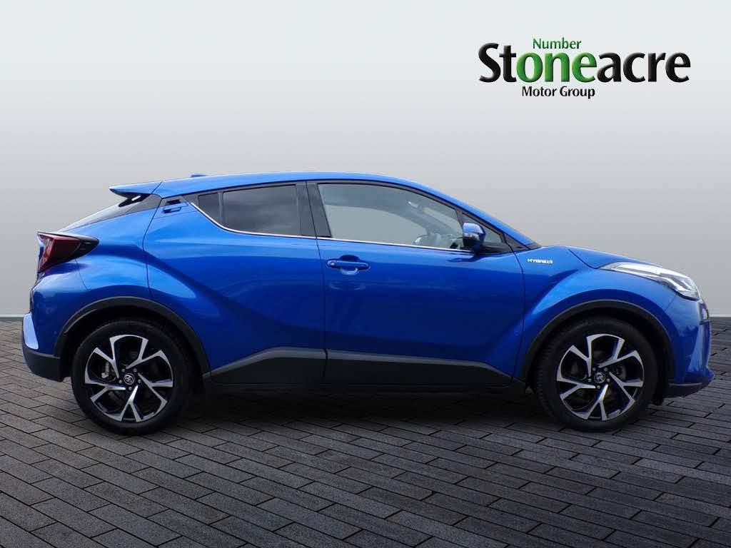 Toyota C-HR Image 2