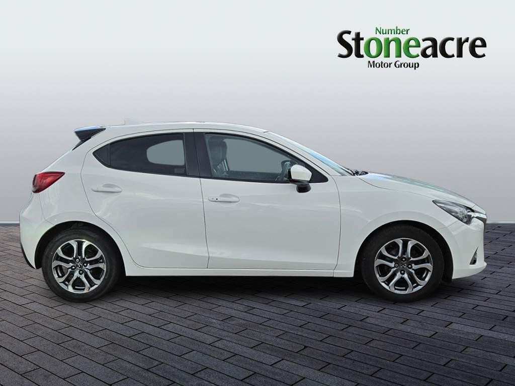 Mazda Mazda2 Image 2