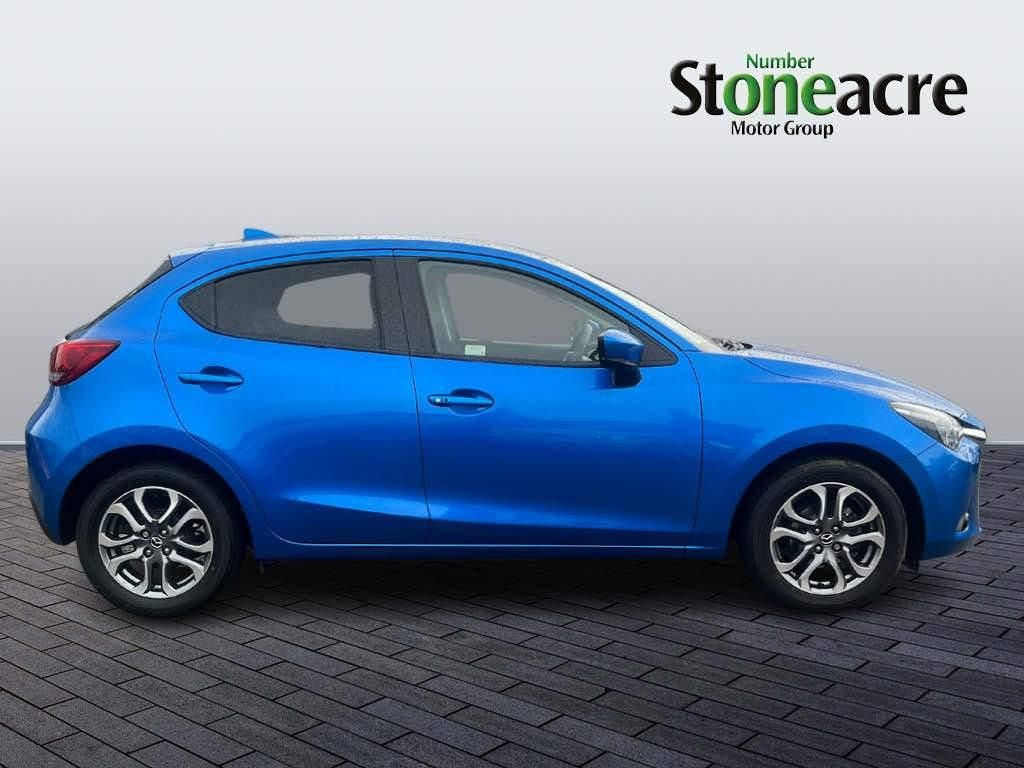 Mazda Mazda2 Image 2