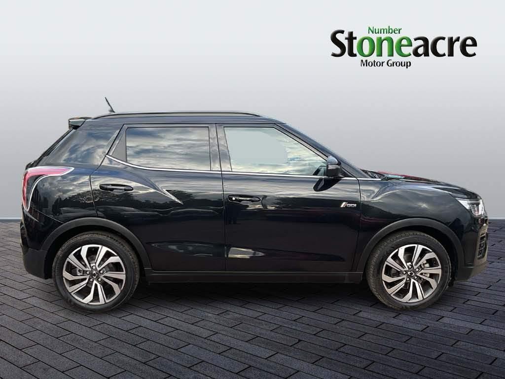 SSangyong Tivoli Image 2