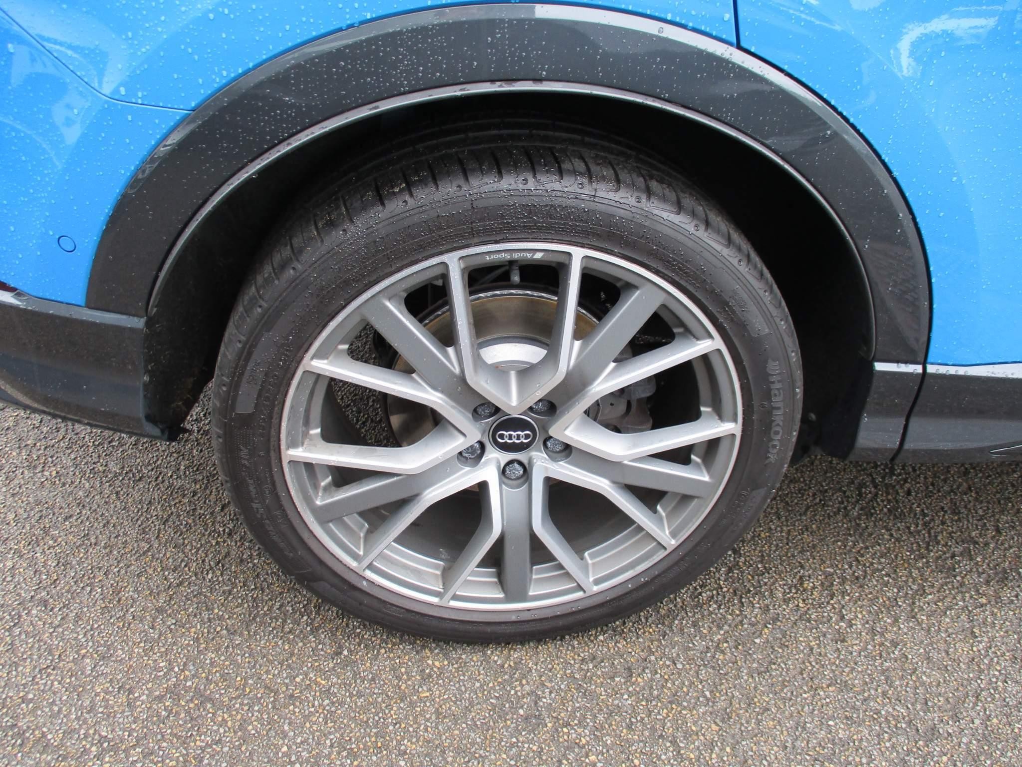 Audi Q3 Image 11