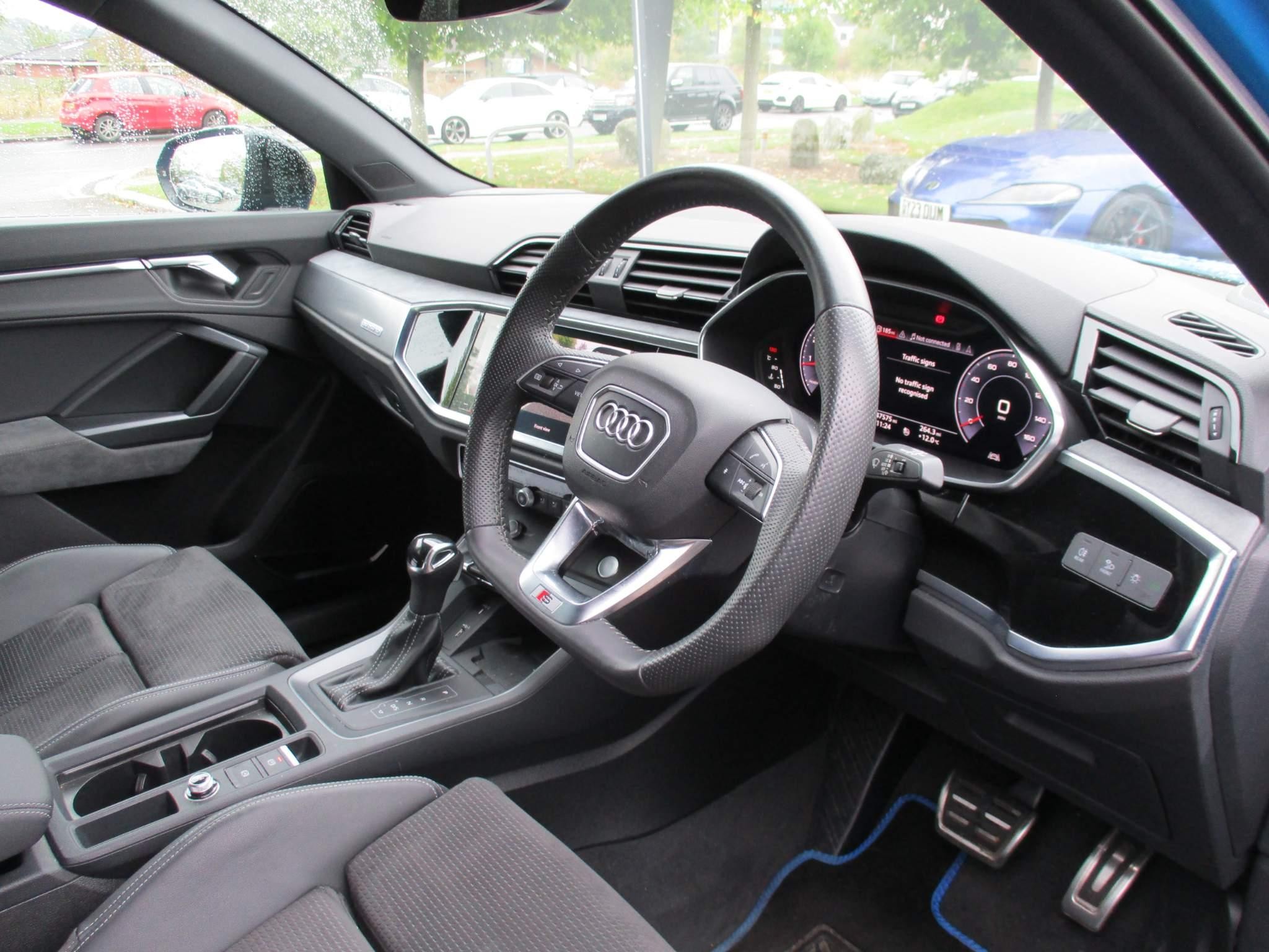 Audi Q3 Image 13