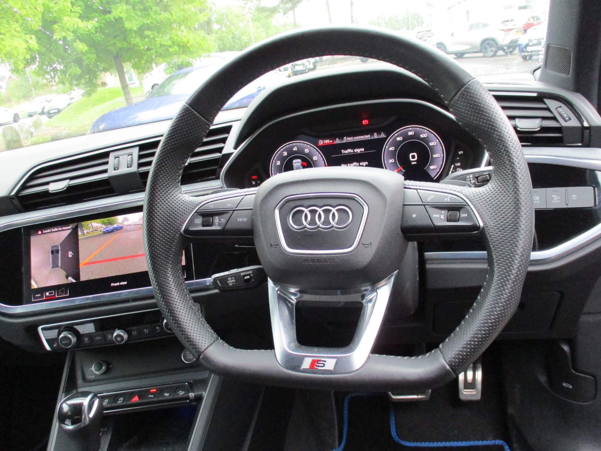 Audi Q3 Image 14