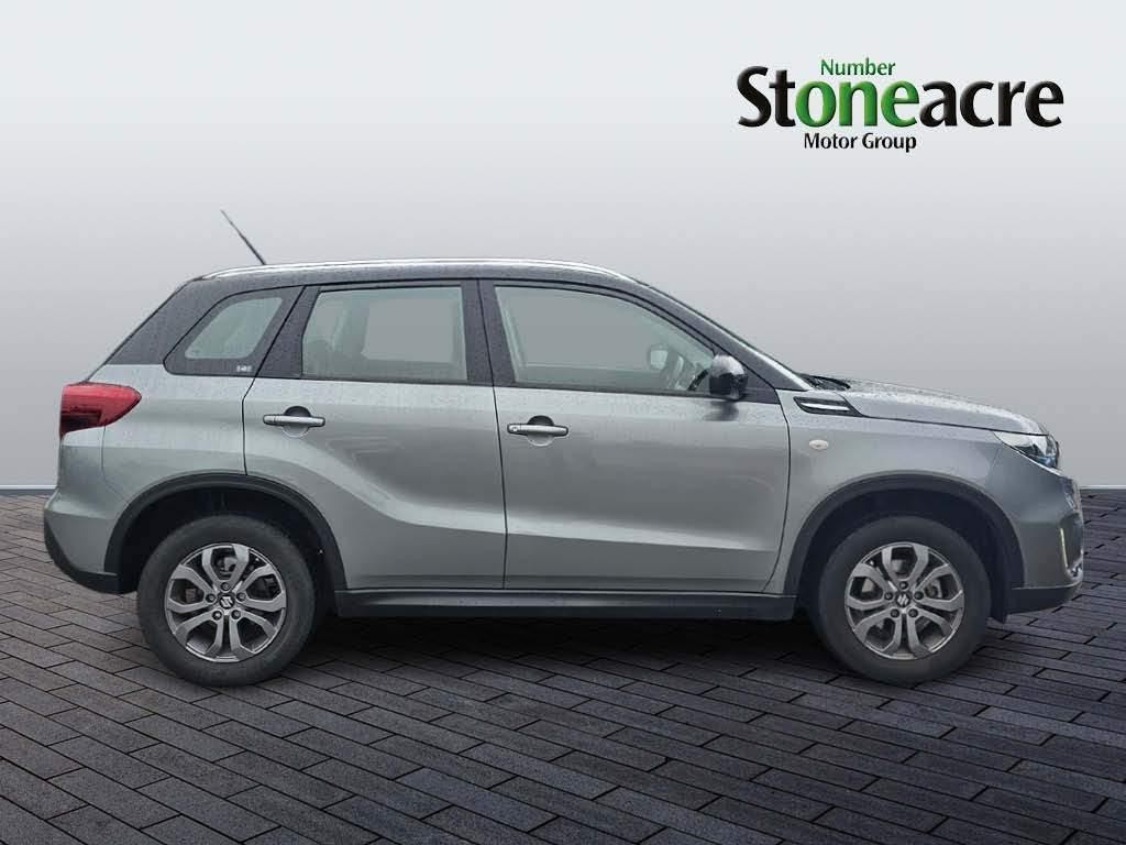 Suzuki Vitara Image 2