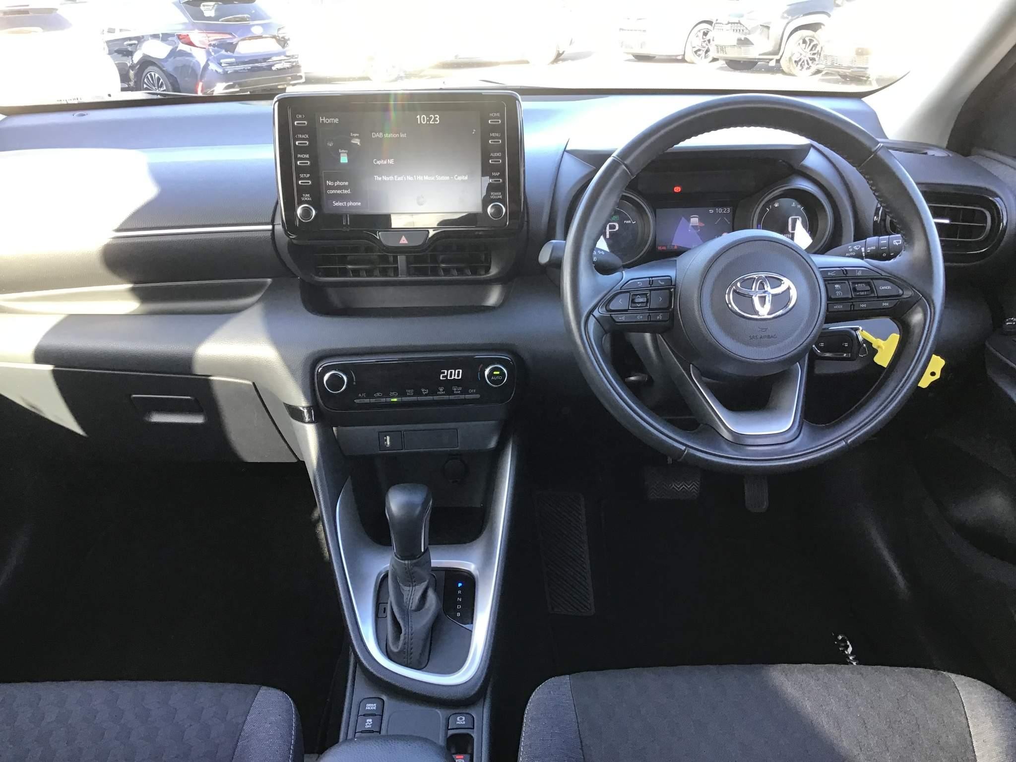 Toyota Yaris Image 14