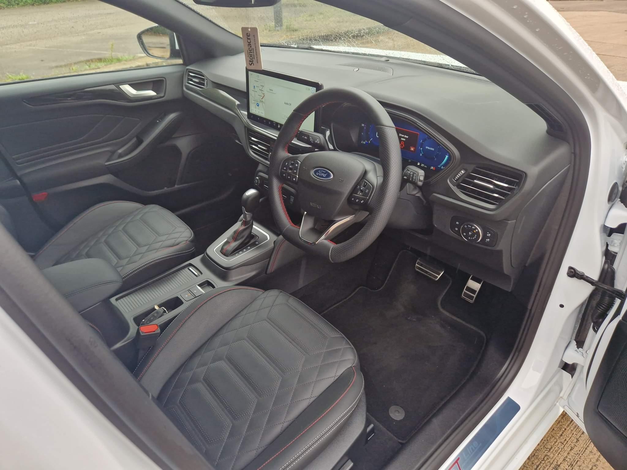 Ford Focus Image 11