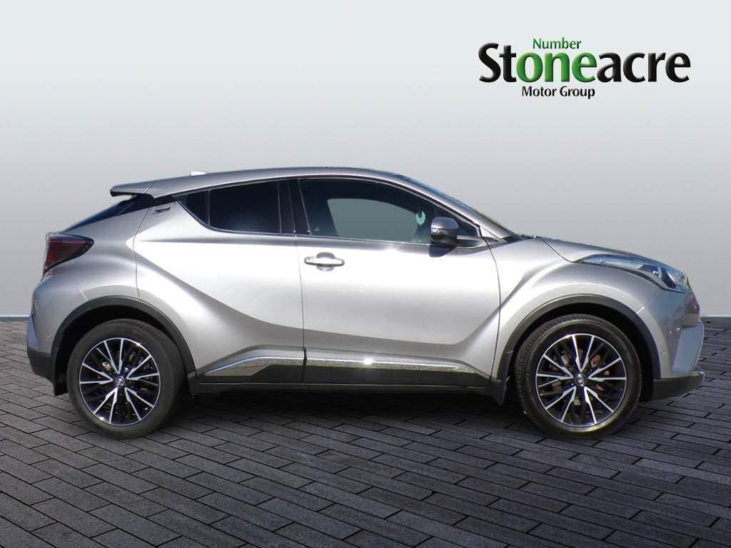 Toyota C-HR Image 2