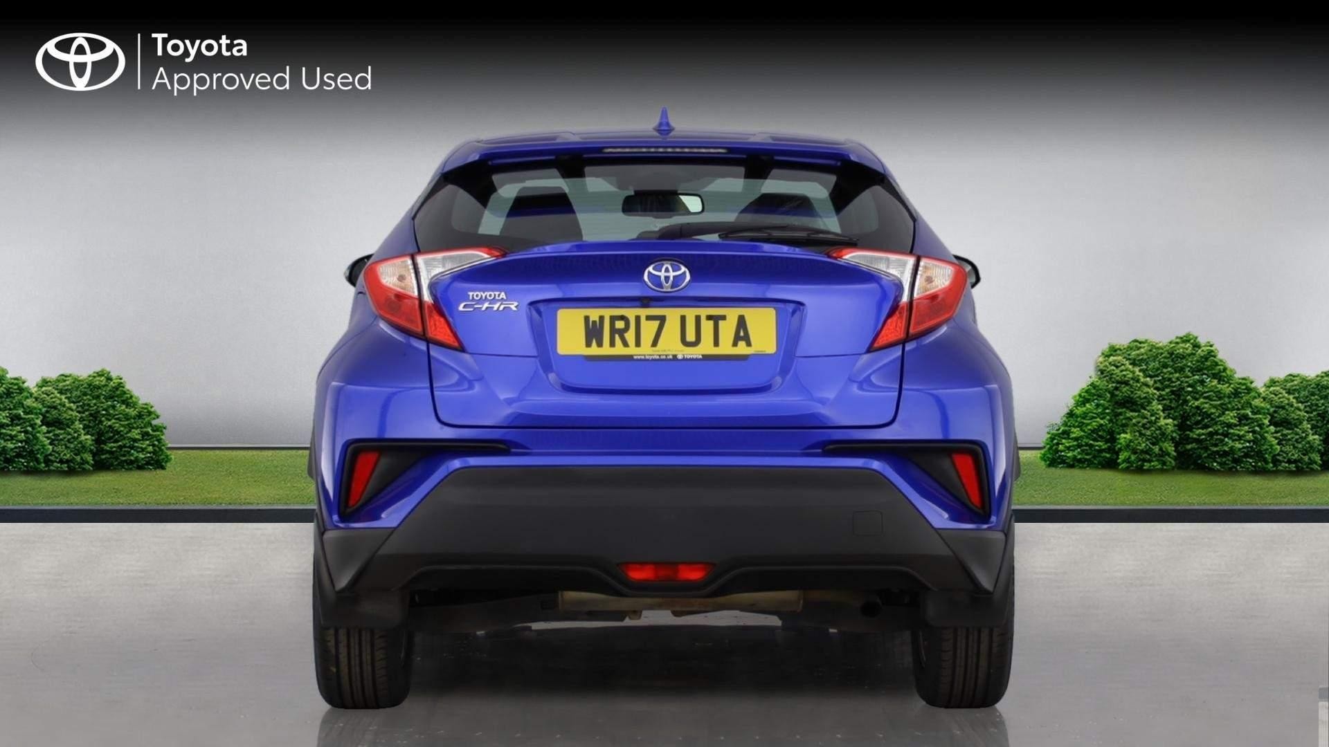 Toyota C-HR Self-Charging Hybrid Image 4