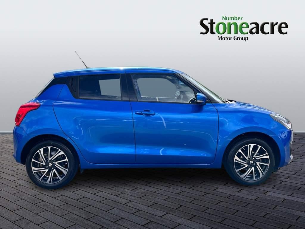 Suzuki Swift Image 2