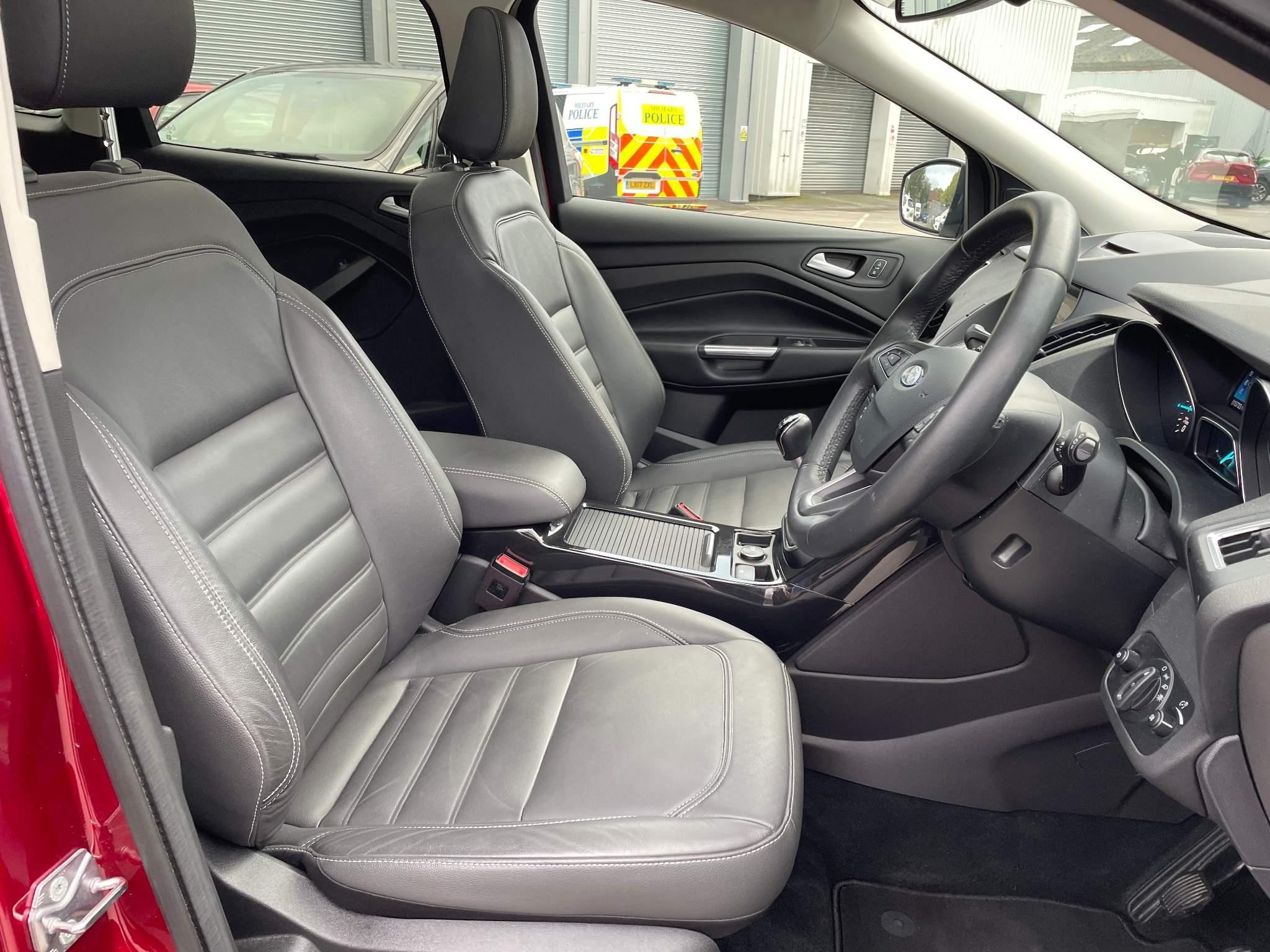 Ford Kuga Image 24