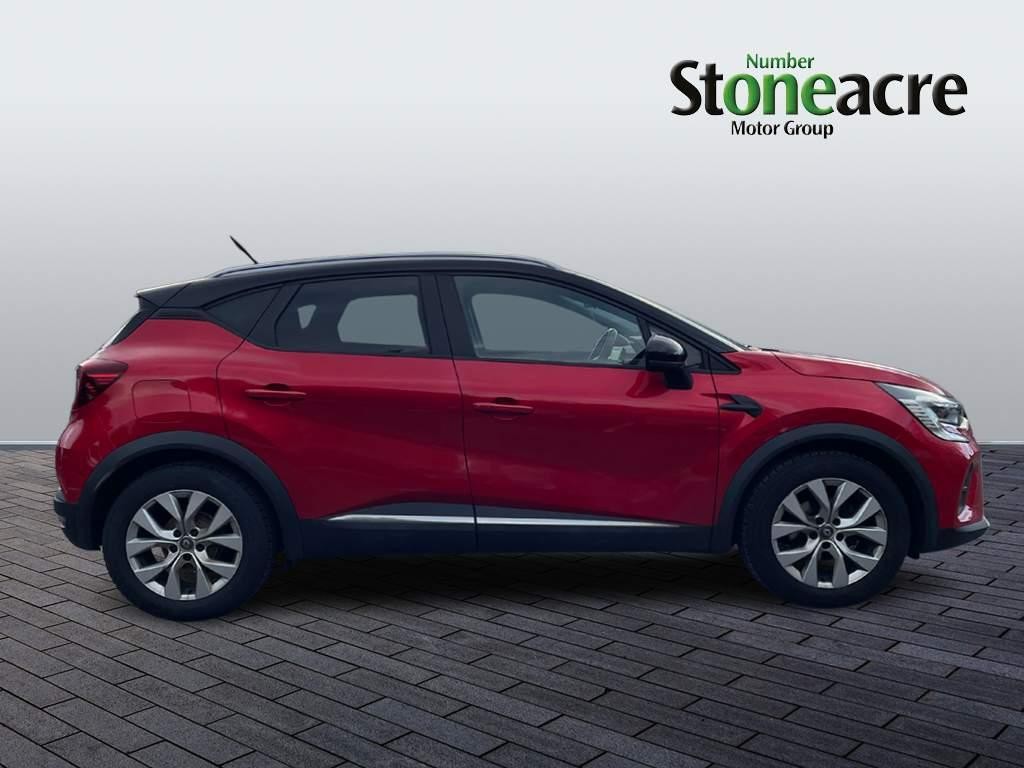 Renault Captur Image 2