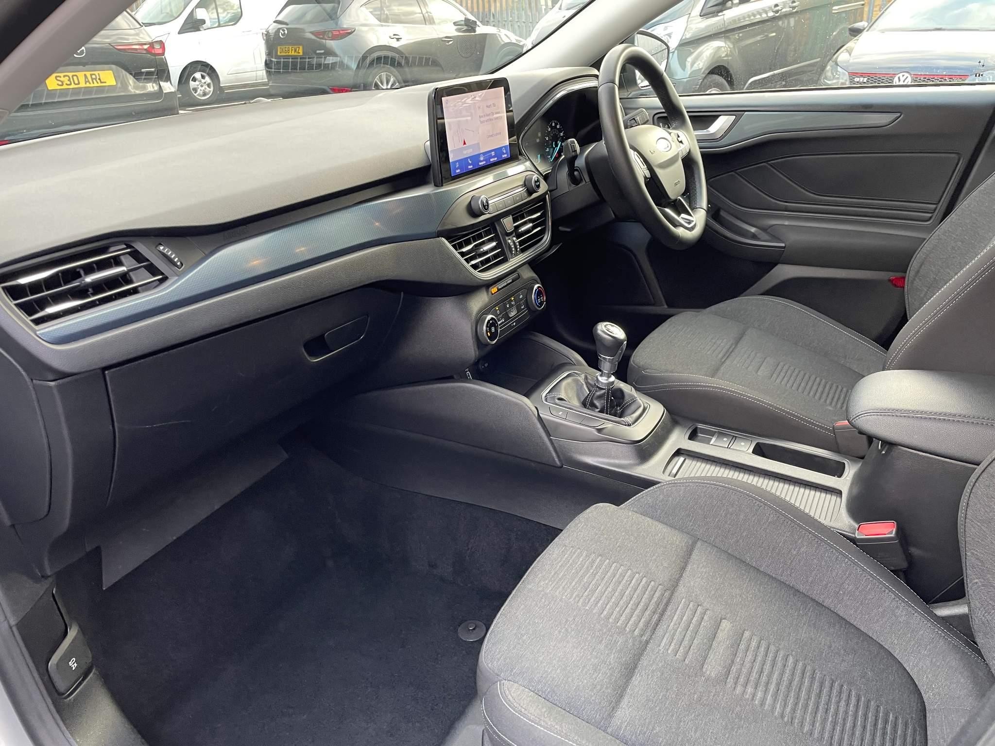 Ford Focus Image 14