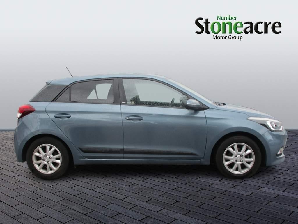 Hyundai i20 Image 2