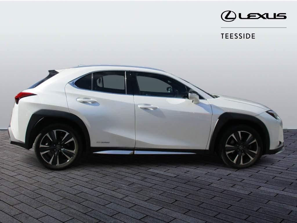 Lexus UX Self-Charging Hybrid Image 4