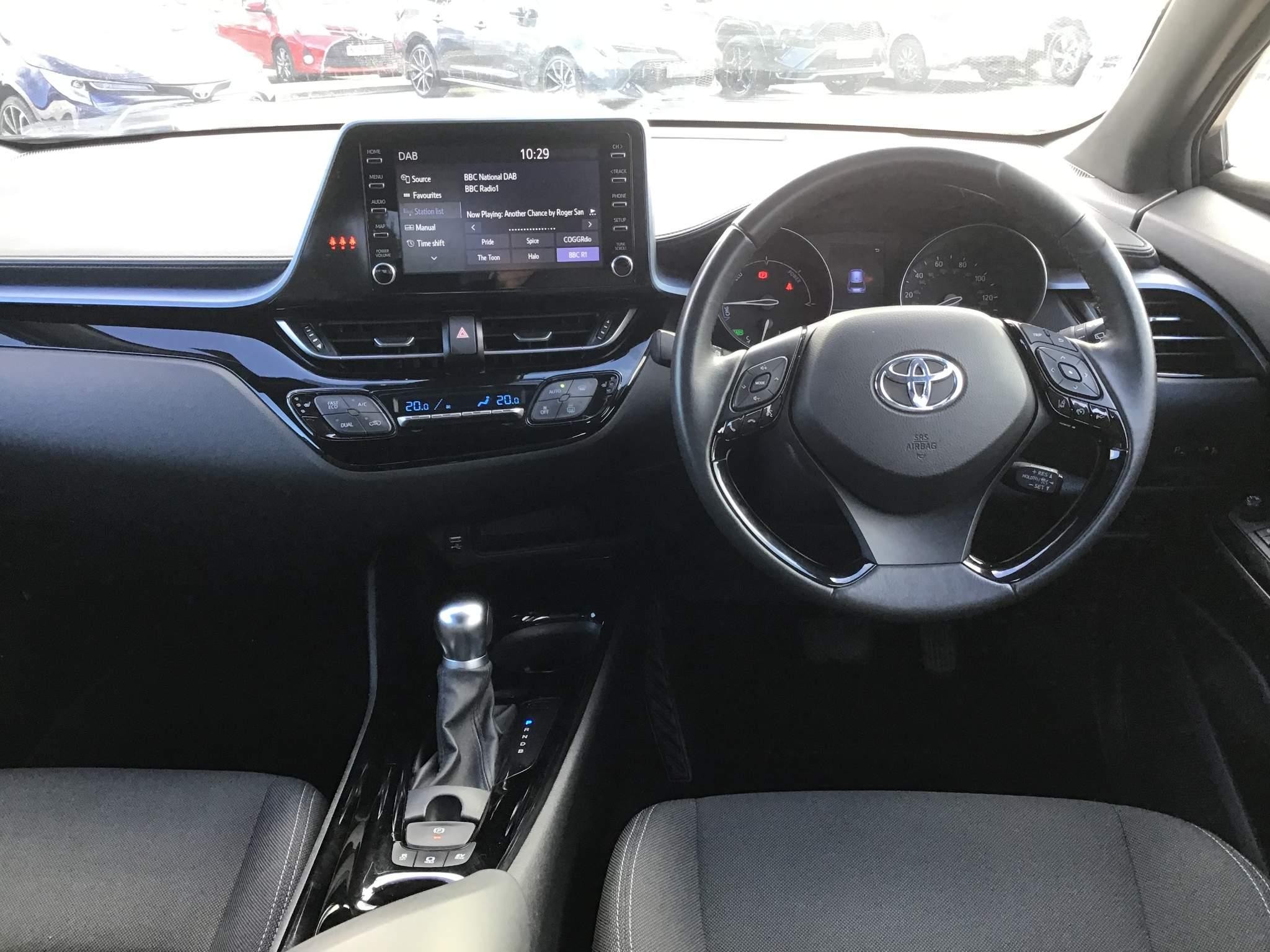 Toyota C-HR Image 14