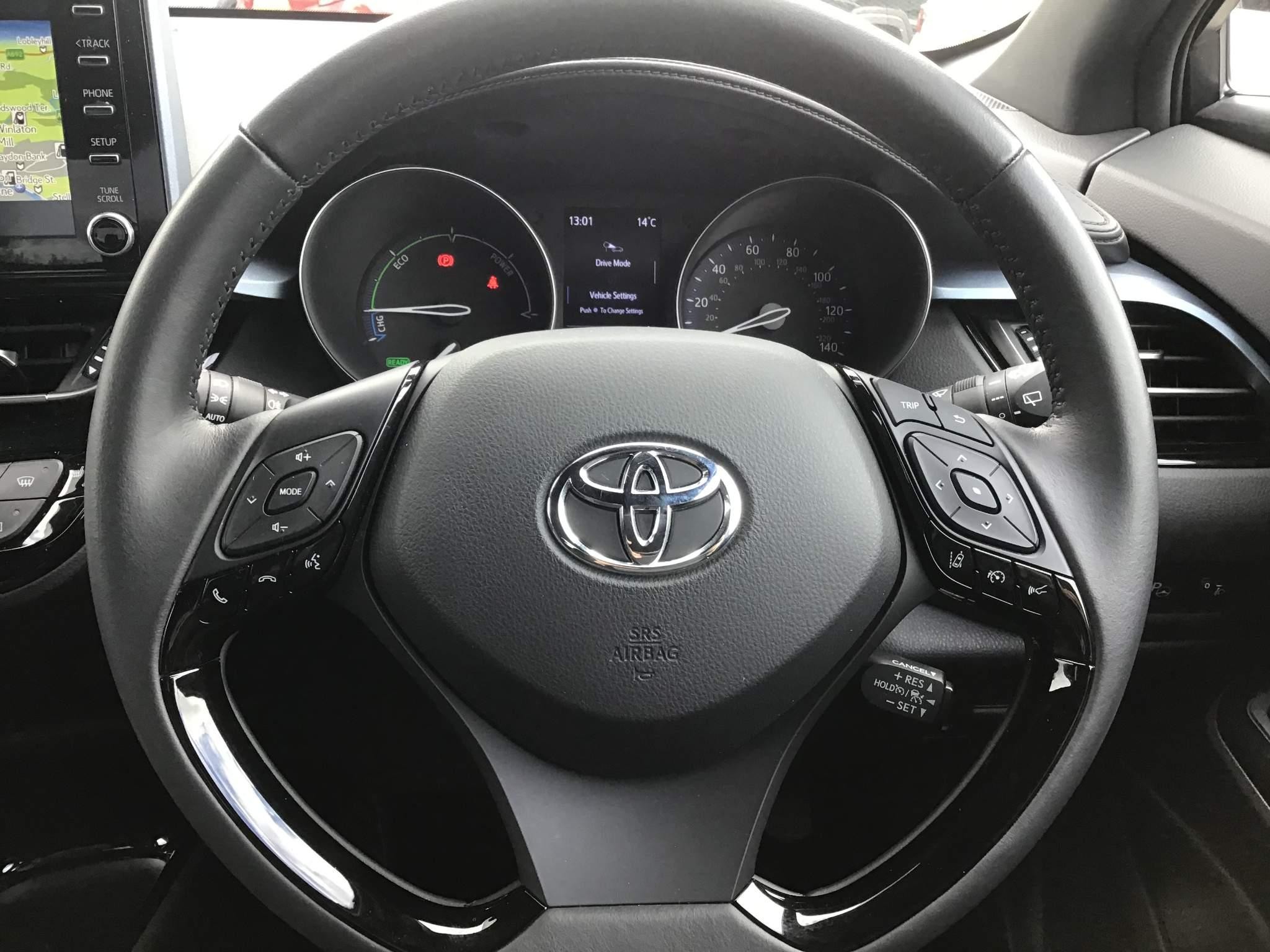 Toyota C-HR Image 17