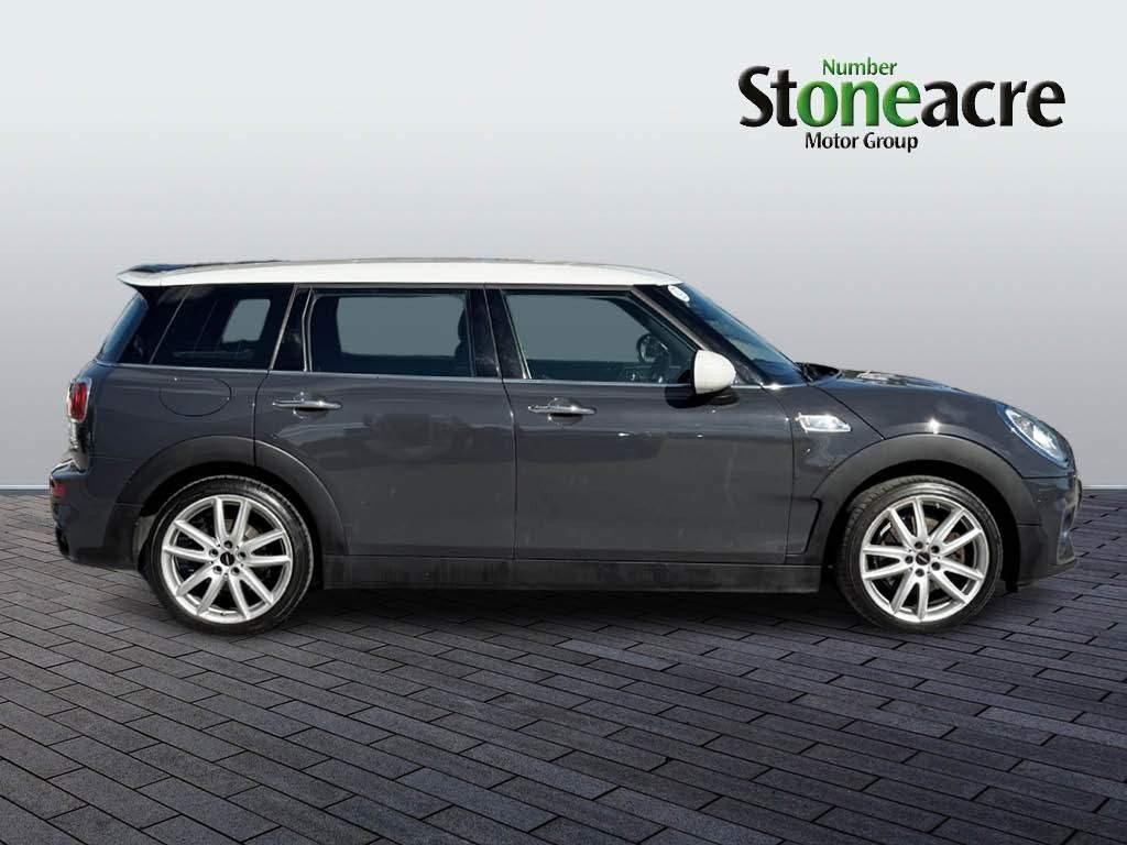 MINI Clubman Image 2